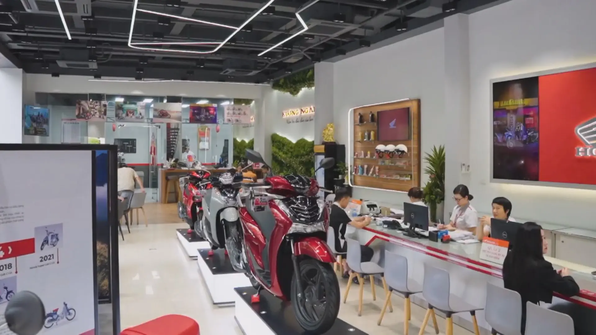 Sức tiêu thụ xe máy xăng của người Việt chững lại